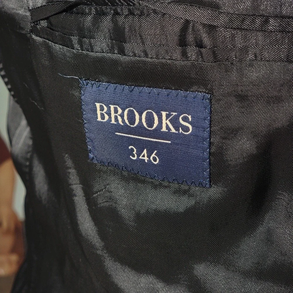 VTG Brooks Brothers 346 Men's Sport Coat Blazer Three Button Gray Plaid Wool 44R